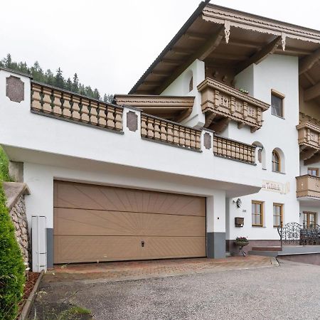 Quaint Apartment In Hainzenberg Near Horbergbahn Eksteriør billede