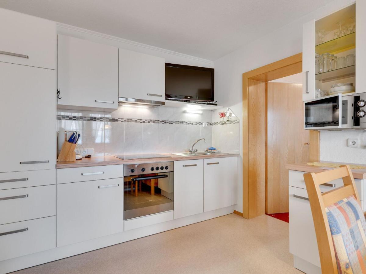 Quaint Apartment In Hainzenberg Near Horbergbahn Eksteriør billede