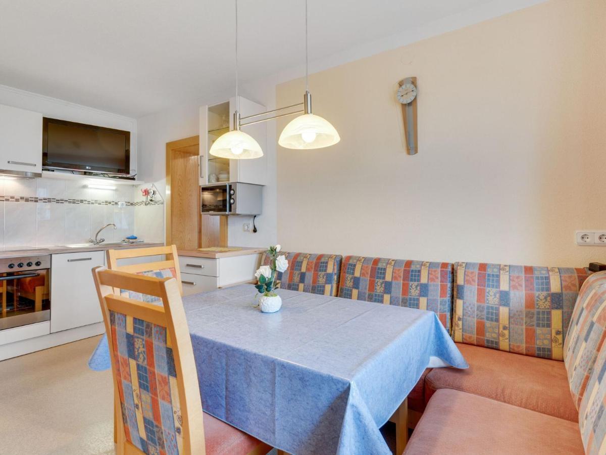 Quaint Apartment In Hainzenberg Near Horbergbahn Eksteriør billede