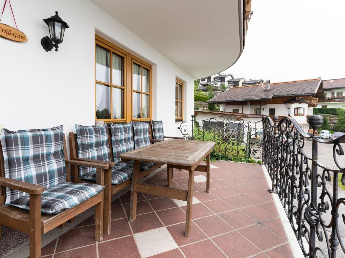 Quaint Apartment In Hainzenberg Near Horbergbahn Eksteriør billede