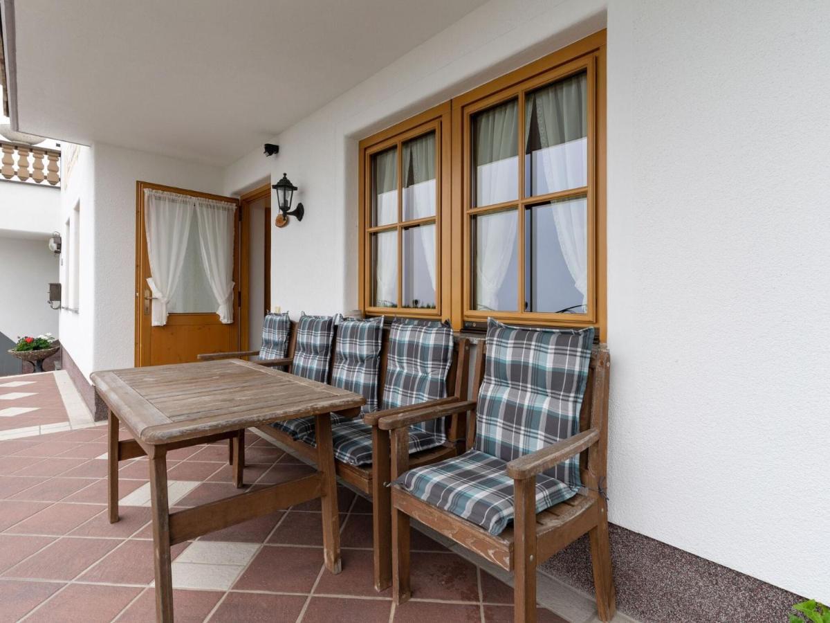 Quaint Apartment In Hainzenberg Near Horbergbahn Eksteriør billede